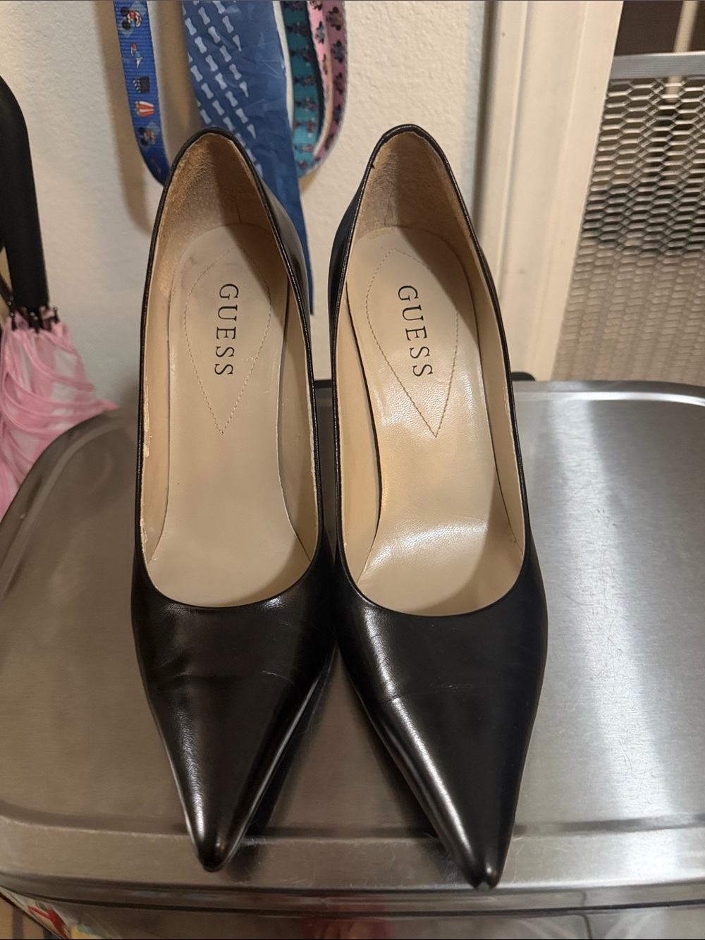 GUESS Black Pointed Toe Leather Pumps